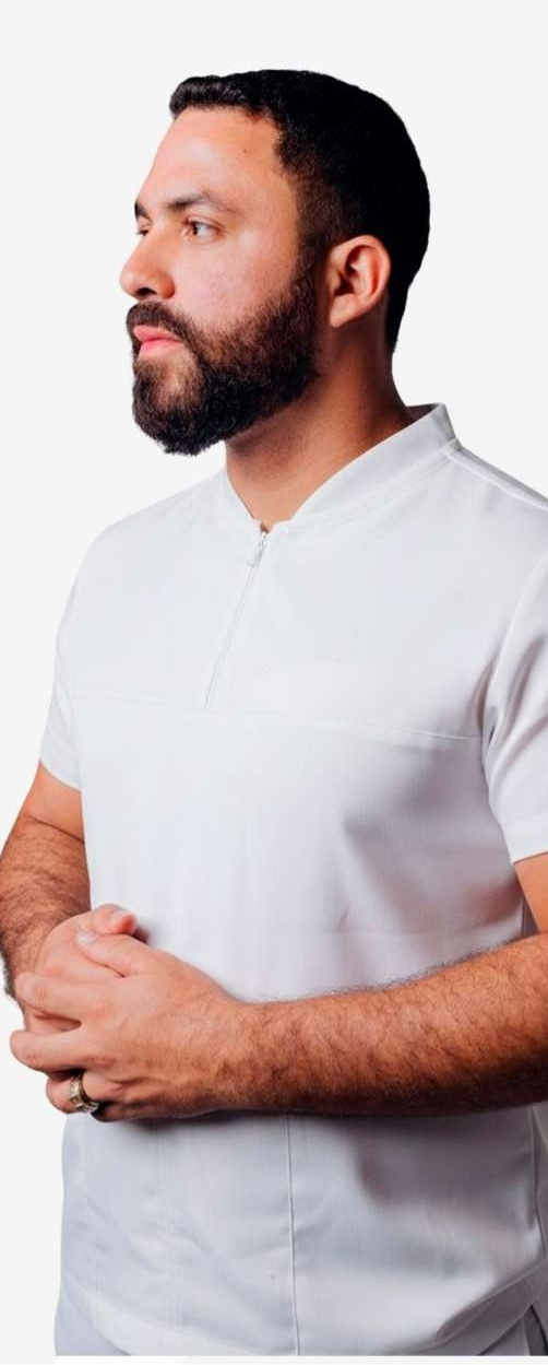 Dr. Nivaldo Júnior, cirurgião-dentista da Clínica Dr. Sorriso